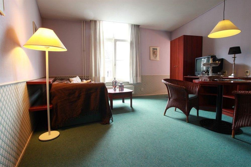 Le Virage Bistro En Hotel Maastricht Esterno foto
